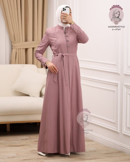 جلباب كلوش مع تطريز على الصدر
