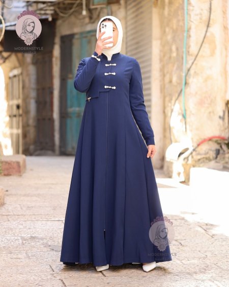 جلباب مع جوليه ناعمة على الصدر