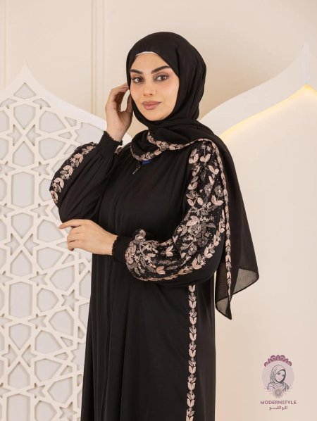 اسود ايد بني