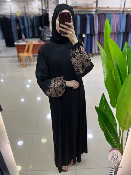 اسود ايد بني