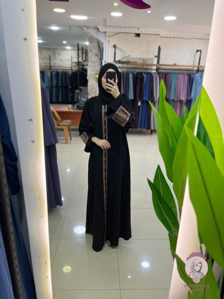 اسود ايد بني